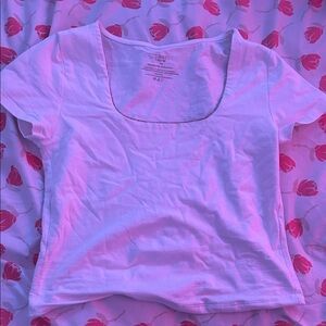 Que White Short Sleeve Top size XS